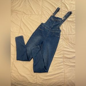 Skinny jeans overalls! Size 6!